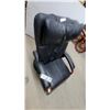 Image 4 : Human Touch HT-LL900 Perfect Chair Zero-Gravity Massage Recliner in Black Leather