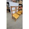 Image 2 : Set of Six Light Pine Wooden K Chairs with Two-Slat Backrest and Plank Seat