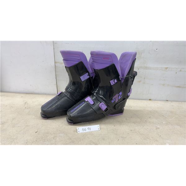 Salomon SX 72 HTC Ski Boots in Black and Purple
