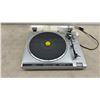 Image 3 : Hitachi HT-45 Direct Drive Turntable, 120 Volt, 60 Hz, 6 Watt, Made in Japan