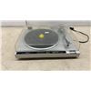 Image 6 : Hitachi HT-45 Direct Drive Turntable, 120 Volt, 60 Hz, 6 Watt, Made in Japan