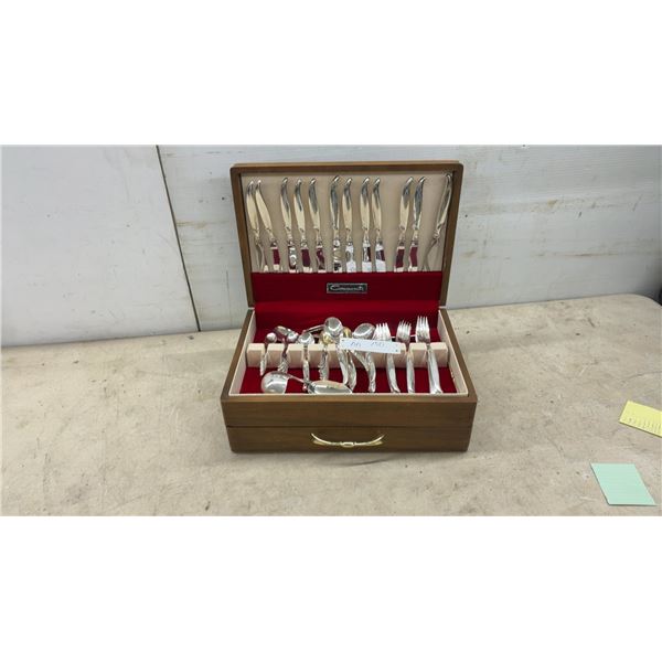 Community Silver Plate Flatware Set in Wooden Chest with Steak Knives and More