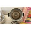 Image 3 : Empire Automatic 32-Cup Party Coffeemaker in Yellow with Box and Aluminum Roaster