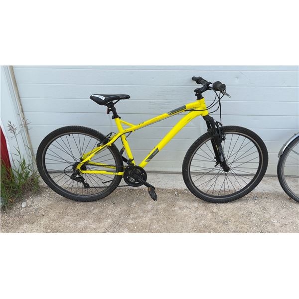 GT Aggressor Mountain Bike with Zoom Suspension Fork and Shimano 7-Speed Drivetrain