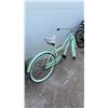 Image 6 : Capix Aplayado Single-Speed Beach Cruiser Bicycle in Mint Green with White Sidewall Tires