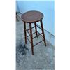 Image 11 : Vintage Wooden Spindle-Back Side Chair with Carved Splat and X-Shaped Stretchers, Lot of 5