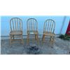 Image 6 : Vintage Wooden Spindle-Back Side Chair with Carved Splat and X-Shaped Stretchers, Lot of 5