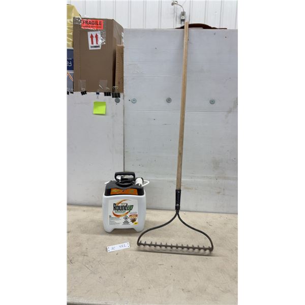 Roundup Advanced Pump 'N Go 5-Liter Grass and Weed Control Sprayer and Garden Rake