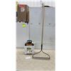 Image 1 : Roundup Advanced Pump 'N Go 5-Liter Grass and Weed Control Sprayer and Garden Rake
