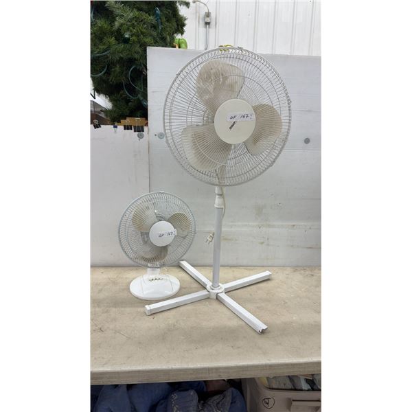 Pelonis FS40-8M Oscillating Stand Fan and Three-Speed Oscillating Table Fan