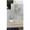Image 1 : Pelonis FS40-8M Oscillating Stand Fan and Three-Speed Oscillating Table Fan