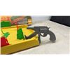 Image 3 : Ideal Gunfight at O.K. Corral Two-Player Western Tabletop Game with Box