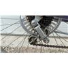 Image 7 : CCM Esprit Men's Sports Touring Bicycle, Multi-Speed, Purple, Chrome Fenders