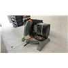 Image 4 : Delta 10" Compound Miter Saw Model 34-080