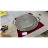 Image 2 : Vintage Aluminum Lidded Bread Bowl