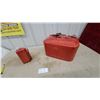 Image 6 : Kiekhaefer Mercury 6-Gallon Outboard Motor Fuel Tank and Esso Outboard Oil Container with Product