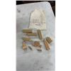 Image 10 : Hot Wheels Race Track, Vintage Puzzle, Wood Blocks - New York, Doll House Furniture and More