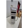 Image 2 : Celebrity Mardisco Limited Model CH 7000 1500W Oil-Filled Radiator Heater With Thermostat, 1992