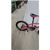 Image 5 : Red BMX-Style Bicycle with Velo Saddle, Innova Tires, and Rear Axle Pegs 20"