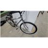 Image 3 : Niagara Velocity Hybrid Bicycle with Grip Shifters, Triple Chainring, and Bar Ends 26"