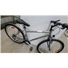 Image 4 : Niagara Velocity Hybrid Bicycle with Grip Shifters, Triple Chainring, and Bar Ends 26"