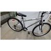Image 6 : Niagara Velocity Hybrid Bicycle with Grip Shifters, Triple Chainring, and Bar Ends 26"