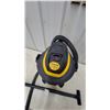Image 2 : Shop-Vac 22.7 Litre 2.5 Peak Horsepower 6 Gallon Wet/Dry Vacuum with Attachments