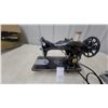 Image 2 : Singer 201-2 Electric Sewing Machine with Potted Motor, Foot Pedal, and Power Cord