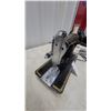 Image 3 : Singer 201-2 Electric Sewing Machine with Potted Motor, Foot Pedal, and Power Cord