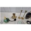 Image 3 : Vintage Art Glass Perfume Bottle with Gold-Tone Atomizer, Black Bulb, Green Swirl Design