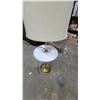 Image 4 : Vintage Mid-Century Modern Brass Floor Lamp with Integrated White Table and Gold Trim Shade