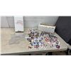 Image 2 : 1600 Mixed 1990s Hockey Cards Including Upper Deck and Pro Set with 10 Screw-Down Holders
