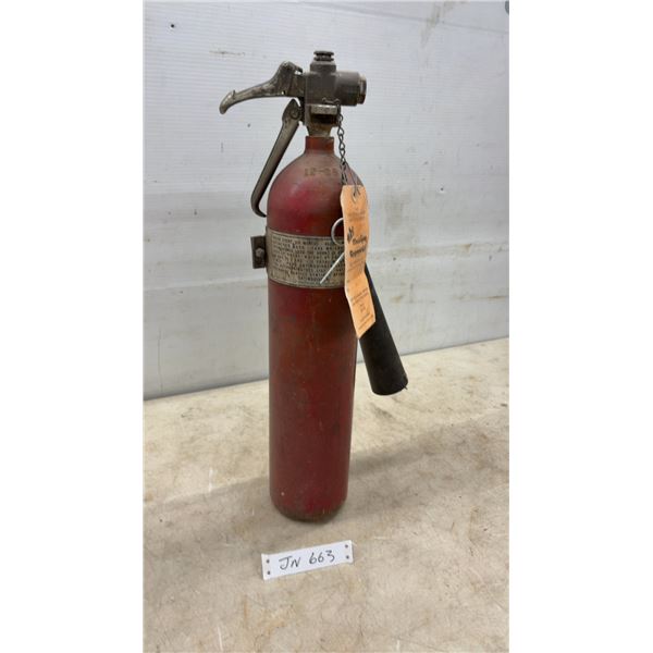 Vintage General Detroit Corp. Quick-Aid Sno-Fog Fire Guard Model 5AKS Swivel Type CO2 Extinguisher