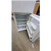 Image 5 : Maytag Performance Series White Top-Freezer Refrigerator 60 x 29 x 27"