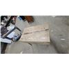 Image 3 : Vintage Rustic Wooden Drop-Leaf Kitchen Farm Table With Visible Grain