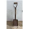 Image 1 : Vintage D-Handle Square Point Shovel with Wooden Handle and Steel Blade