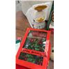 Image 7 : Christmas Decor Lot:Dickens Collectables Light Up House, Lumière 1998 Hand-Blown Glass Santa