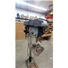 Image 6 : Delta 16 1/2" Floor-Standing Drill Press with Drill Press Vise