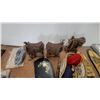 Image 3 : Decorative Braided Rope Tie-Back with Tassels, Vintage Picture Frames, Wooden Shoes and More