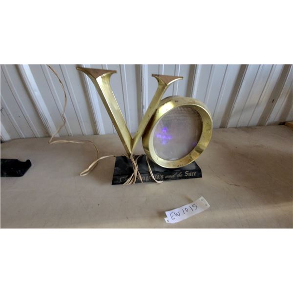 Seagram's and Be Sure Magnums Brass French Horn Illuminated Advertising Sign Lamp 10 x 10"