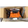Image 3 : 2 HDX Portable Halogen Work Lights, 500 Watt, and 2 NUMA Yellow-Framed Halogen Work Light