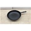 Image 4 : Cast Iron Fry Pan, 4 Piece Enamel Cookware Set
