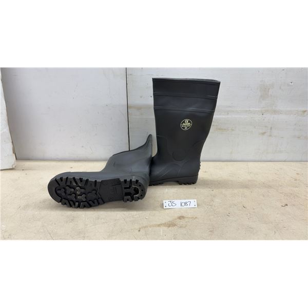 New Steel Toe Rubber Boots Size 10