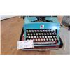 Image 2 : Underwood Portable Typewriter, Turquoise, Late 1950s, with Original Case