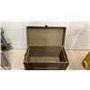 Image 3 : Antique Embossed Tin and Wood Steamer Trunk with Floral Scroll Pattern 32 x 20 x 16-1/2