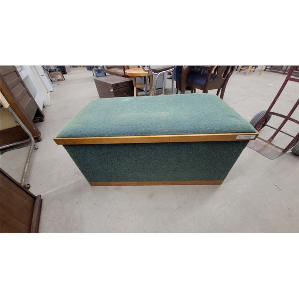 Upholstered Cedar Storage Chest Bench with Hinged Lid and Green Fabric Hinge Needs Repair