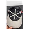 Image 6 : Never Worn LA Kings Hat With Pin