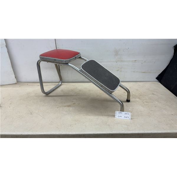 Vintage Mid-Century Shoe Store Stool with Red Padded Seat and Chrome-Plated Tubular Steel Frame