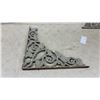 Image 2 : Pair of Cast Iron Grapevine & Scrollwork Brackets, 20 x 20"