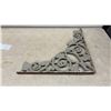 Image 3 : Pair of Cast Iron Grapevine & Scrollwork Brackets, 20 x 20"